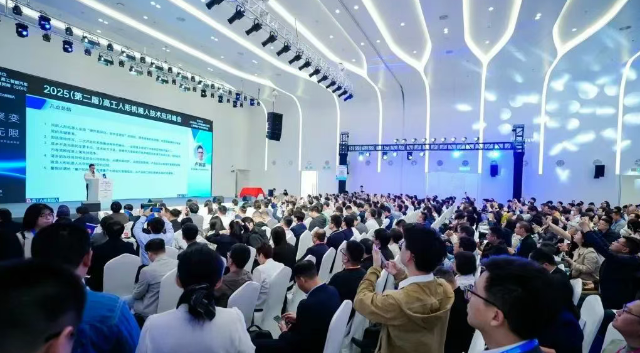 万象城官网awc荣膺机器人双料大奖:人形机器人产业链优质企业 & 中国机器人行业年度卓越供应商奖